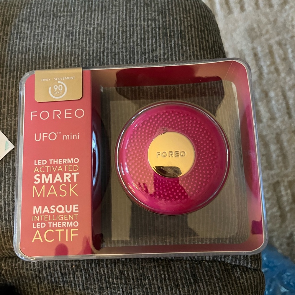 FOREO UFO Mini in Pink with Gold Details